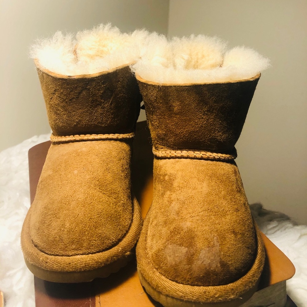 UGG boots toddler size 6